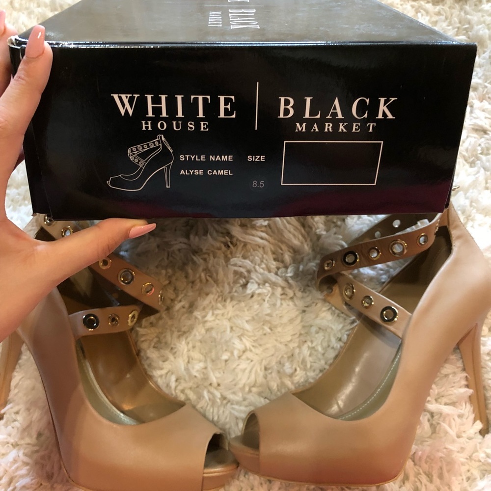⚡️WHITE HOUSE BLACK MARKET HEELS⚡️
